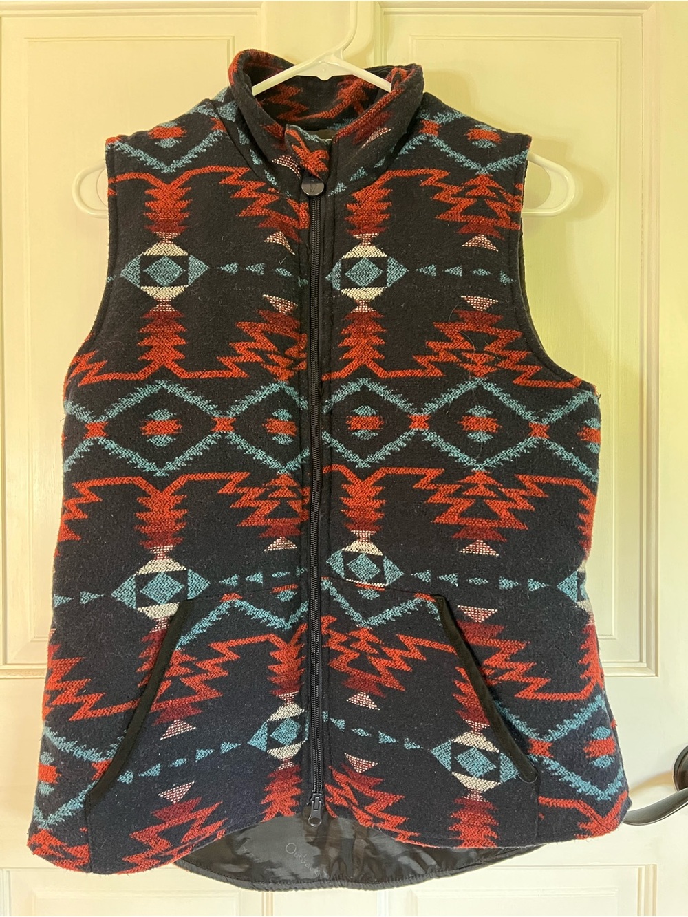 Aztec-Patterned Fleece Vest in Navy, Red & Teal
